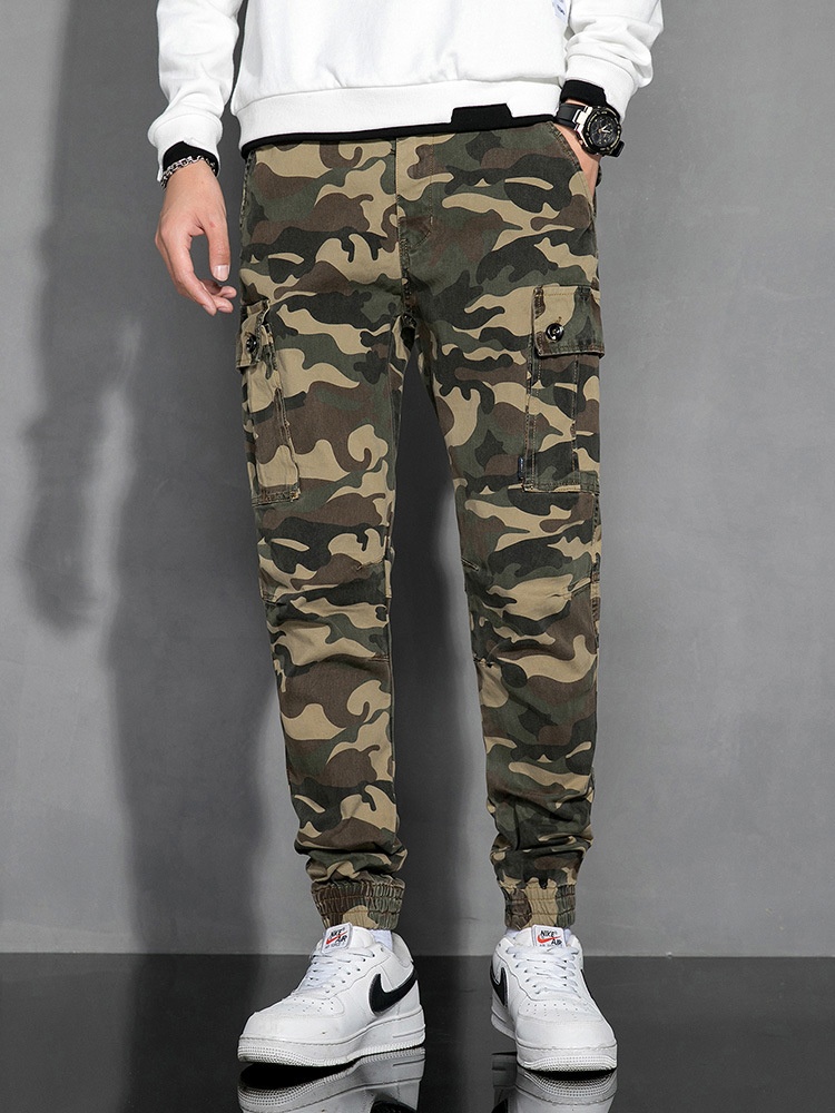 Bequeme, dehnbare Herren-Cargohose im Camouflage-Look für lässige Sportbekleidung