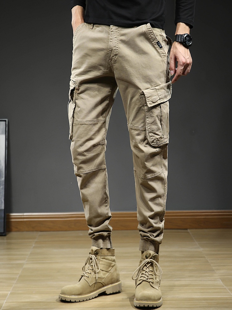 Pantalon cargo fuselé extensible et épais pour homme, idéal pour les tenues de sport décontractées.