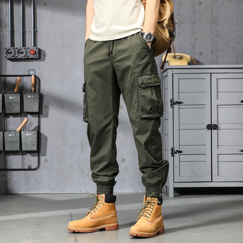 Relaxte, elastische, vintage cargobroek met omslag voor heren, perfect voor een casual sportieve look.