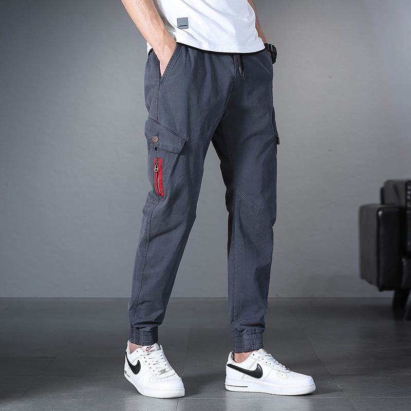 Minimalistische stretch vintage cargo broek met omslag voor heren, geschikt voor casual gebruik.