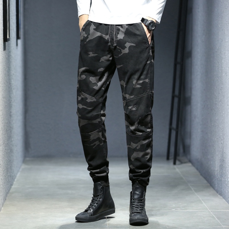 Pantalon cargo camouflage extensible fuselé pour homme, idéal pour les activités sportives de plein air