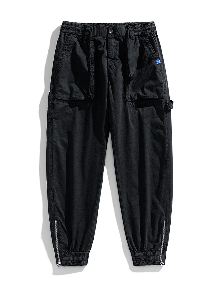 Funktionelle, schmal zulaufende Herren-Cargohose im Vintage-Stil für lässige Outdoor-Aktivitäten