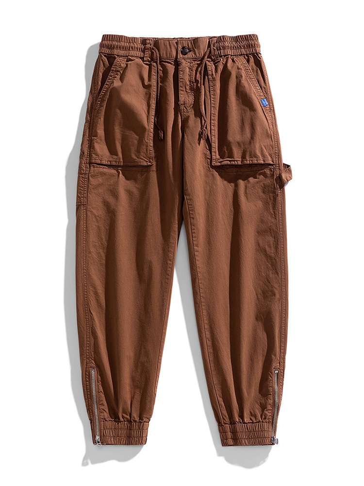 Funktionelle, schmal zulaufende Herren-Cargohose im Vintage-Stil für lässige Outdoor-Aktivitäten