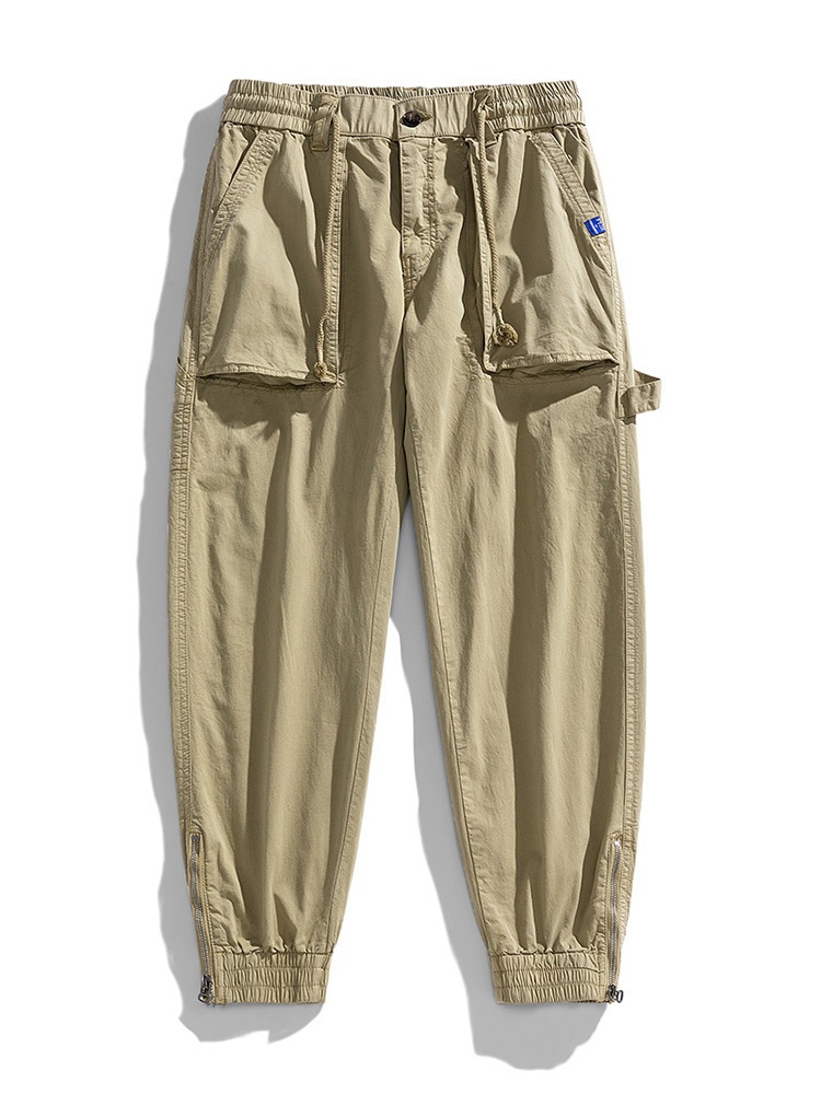 Funktionelle, schmal zulaufende Herren-Cargohose im Vintage-Stil für lässige Outdoor-Aktivitäten