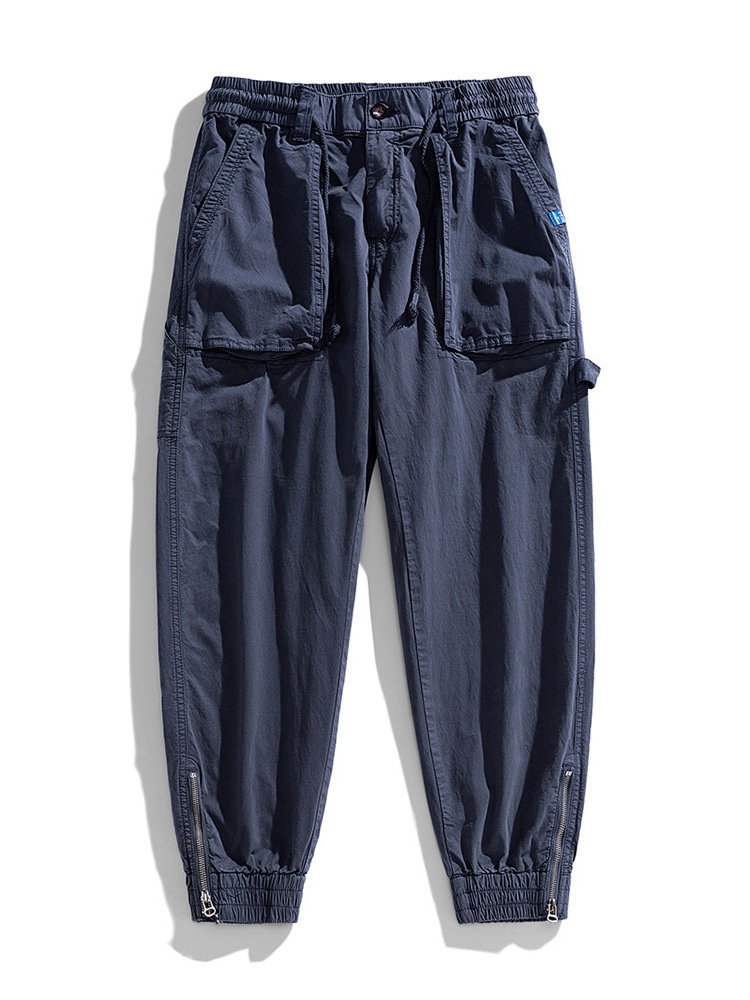 Funktionelle, schmal zulaufende Herren-Cargohose im Vintage-Stil für lässige Outdoor-Aktivitäten