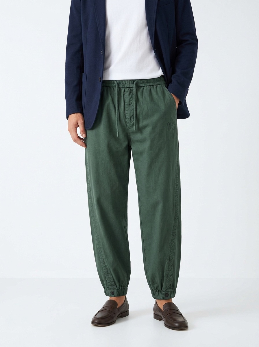 Schmal zulaufende Stretch-Cargohose für Herren, geeignet für Outdoor-Sportarten