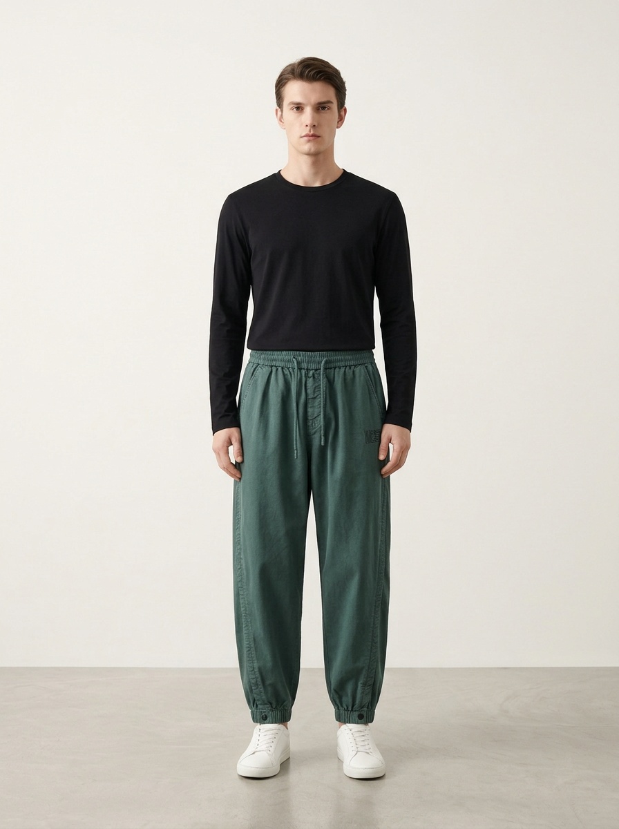 Schmal zulaufende Stretch-Cargohose für Herren, geeignet für Outdoor-Sportarten