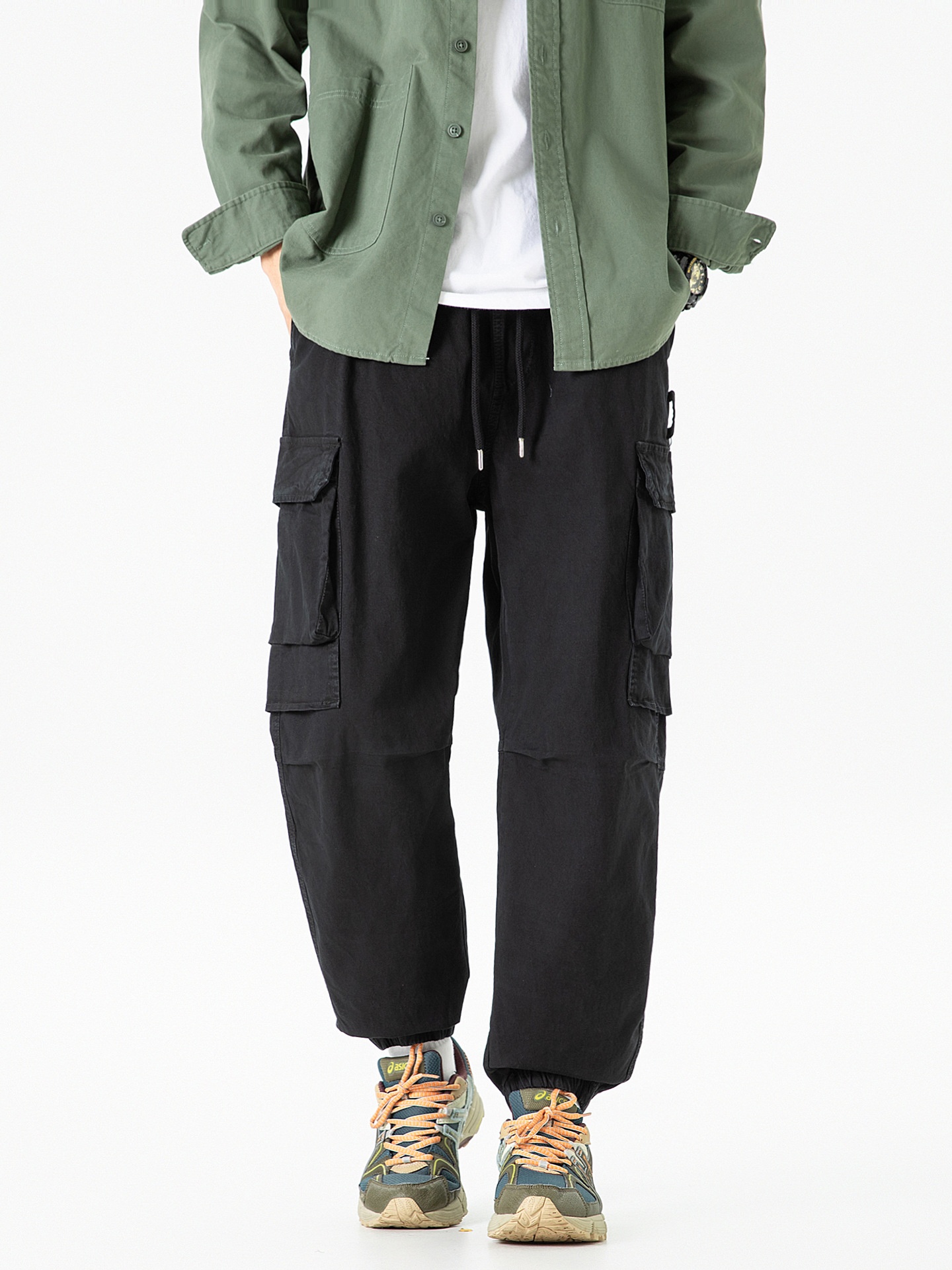 Relaxed Fit Vintage Wide-Leg Men's Cargo Trousers for Casual Outdoor Wear