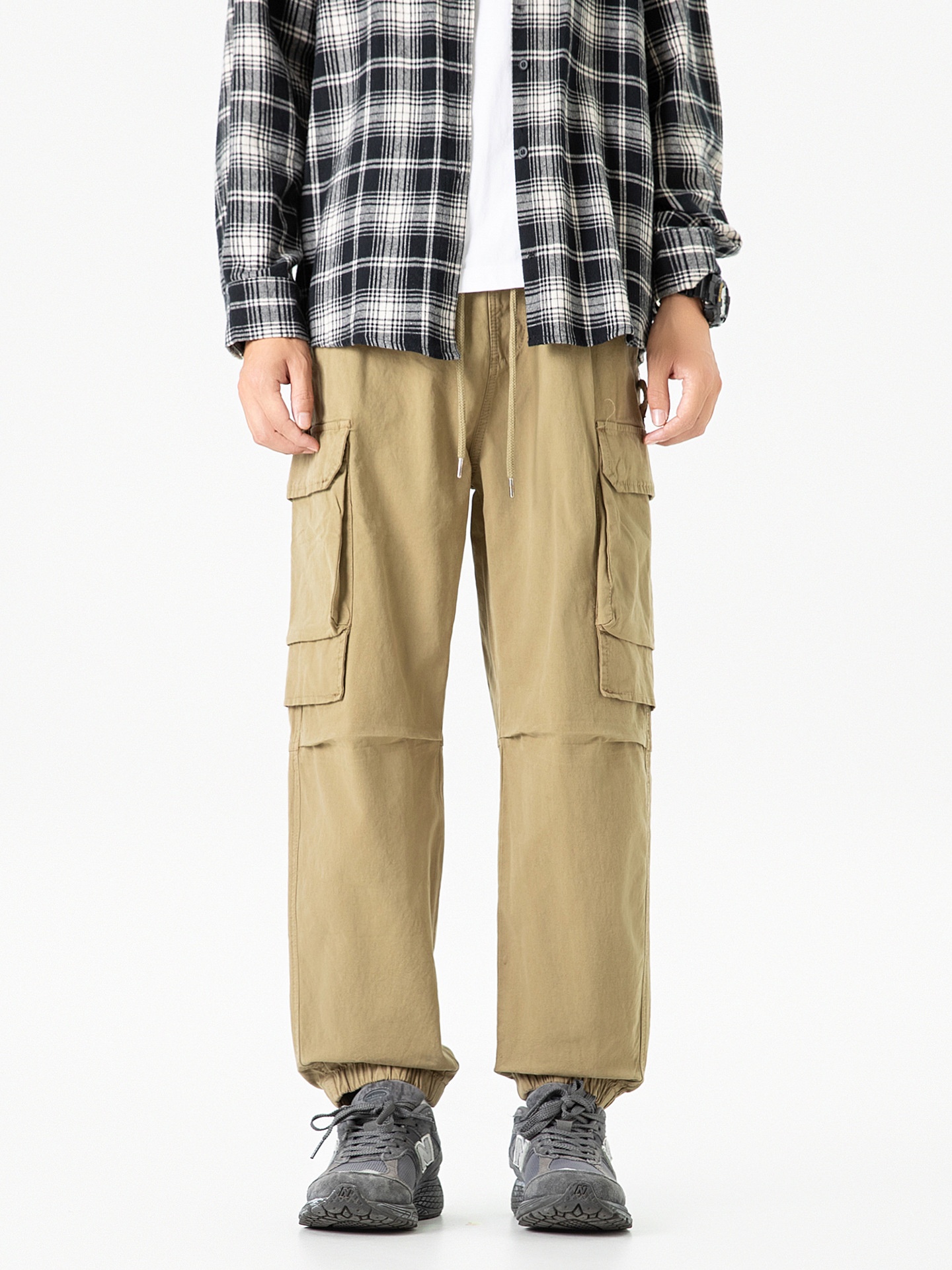 Relaxed Fit Vintage Wide-Leg Men's Cargo Trousers for Casual Outdoor Wear