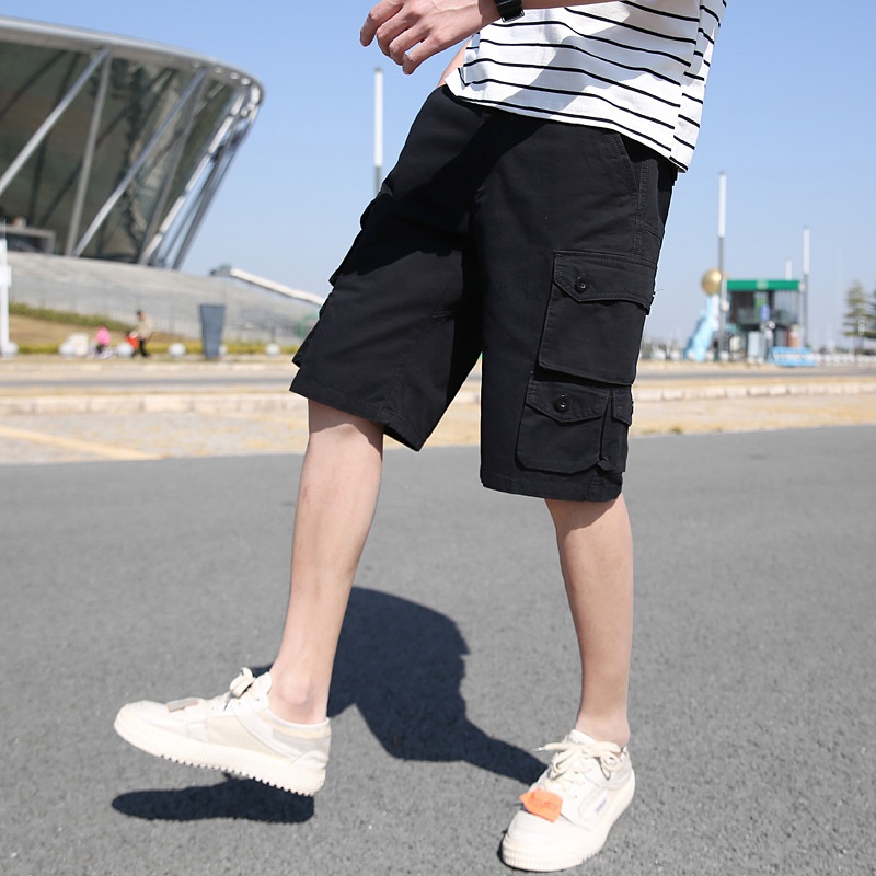Pantalones cortos cargo multibolsillos de estilo funcional para hombre, ideales para exteriores en verano.