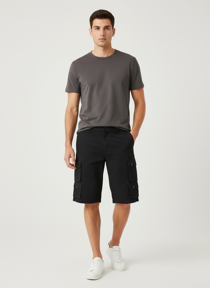 Pantalones cortos cargo multibolsillos de estilo funcional para hombre, ideales para exteriores en verano.