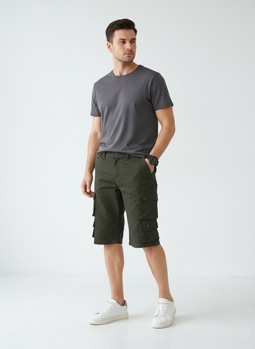 Pantalones cortos cargo multibolsillos de estilo funcional para hombre, ideales para exteriores en verano.