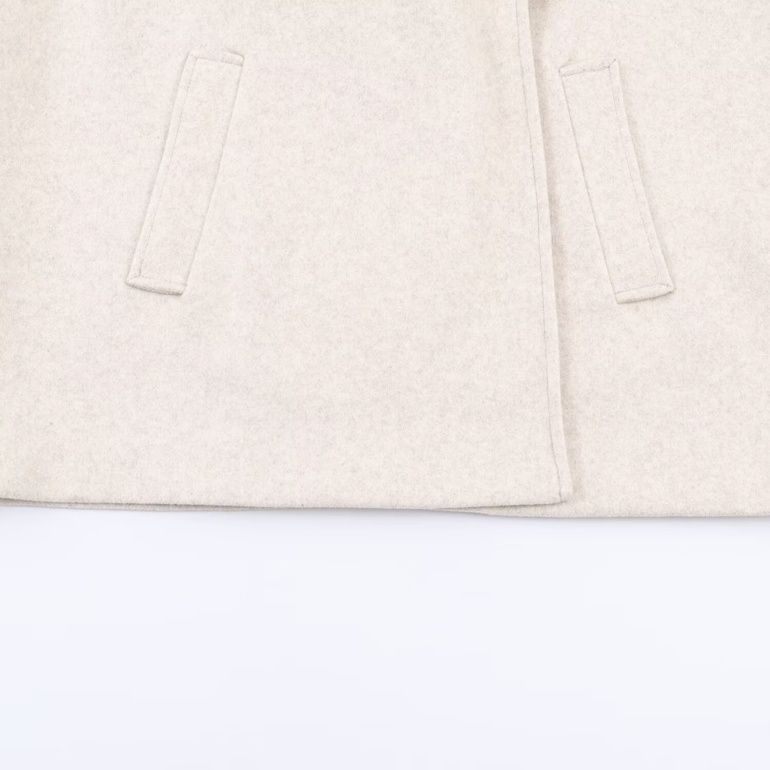 Elegante cappotto corto in misto lana con collo di pelliccia KUN-00038