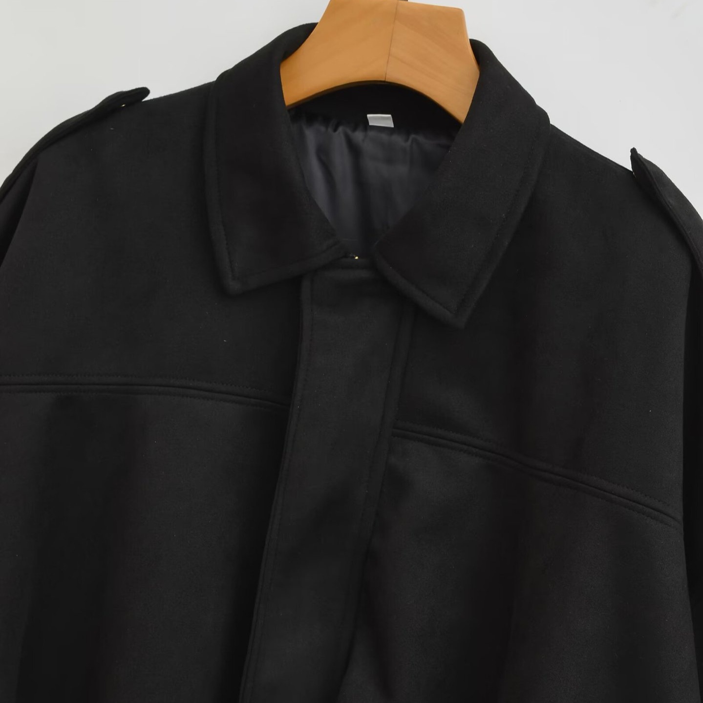 Giacca bomber in pelle scamosciata con maniche a pipistrello, modello KUN-00128