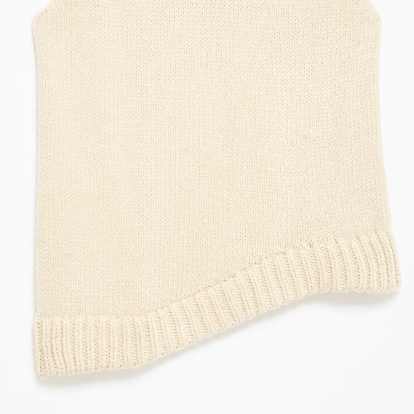 Gilet in maglia - Elegante top asimmetrico senza maniche da donna KUN-00013