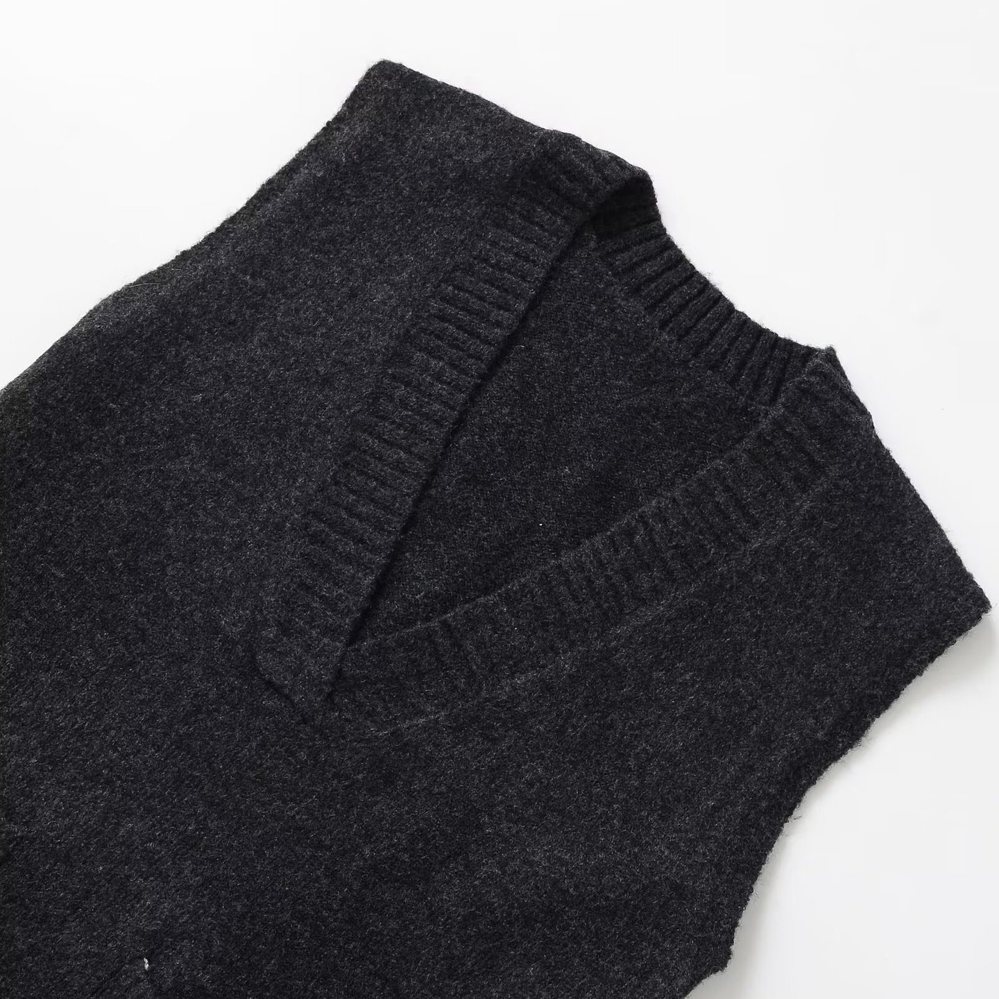 Gilet da donna in lana senza maniche con scollo a V e vestibilità ampia KUN-00062