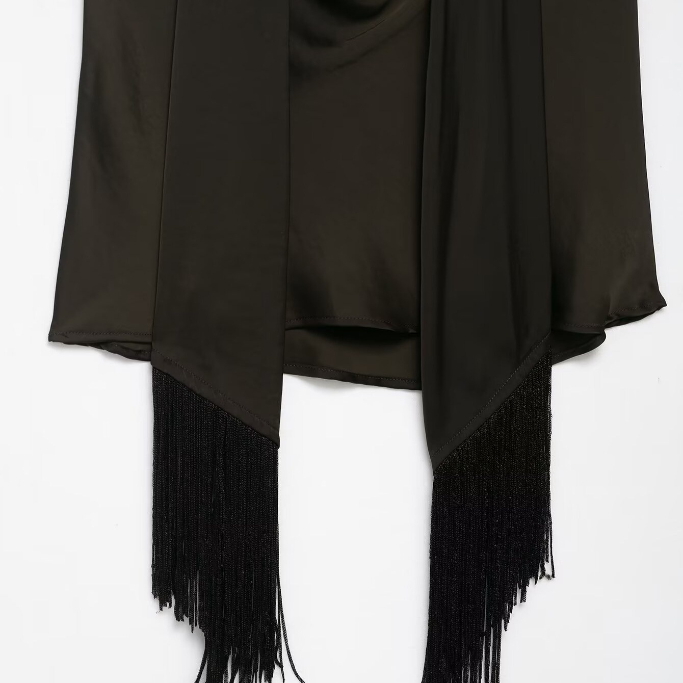 Camicetta in raso con nappina - Top in stile europeo KUN-00105