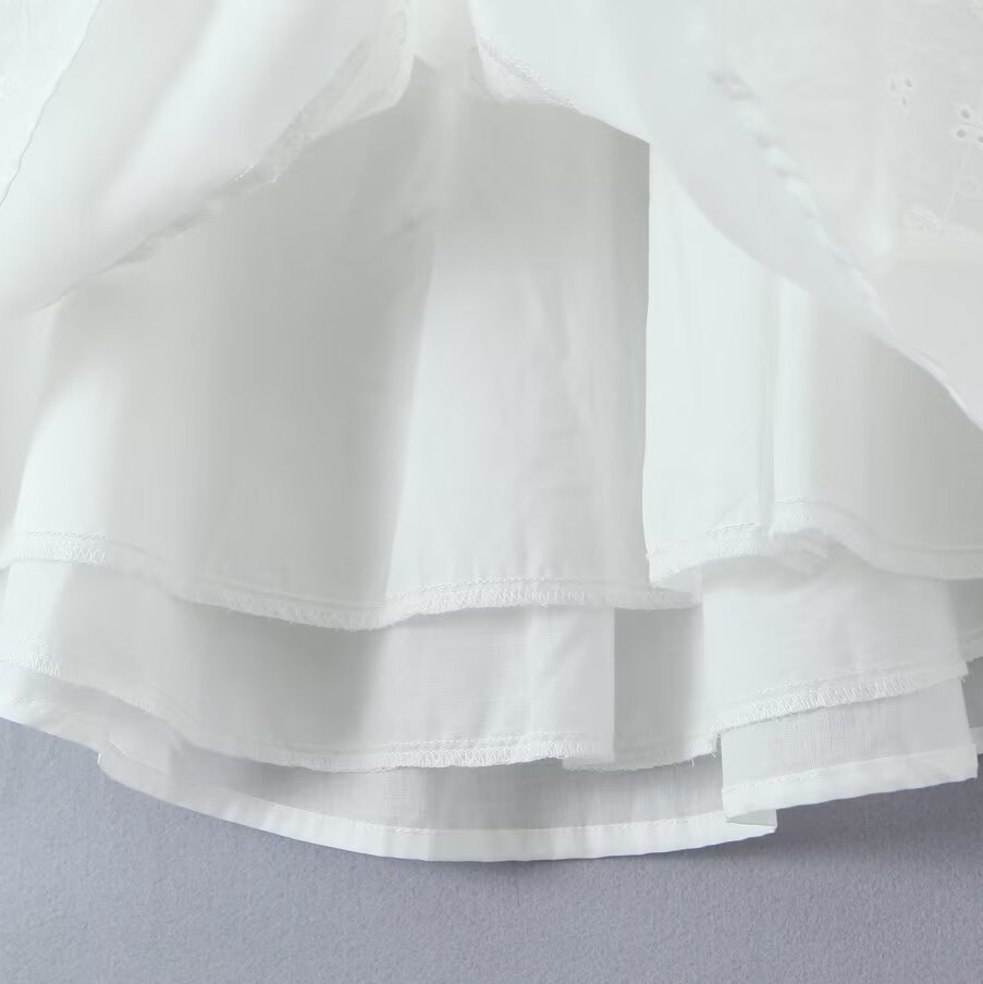 Vestido bordado con espalda descubierta y patchwork de encaje KUN-00110