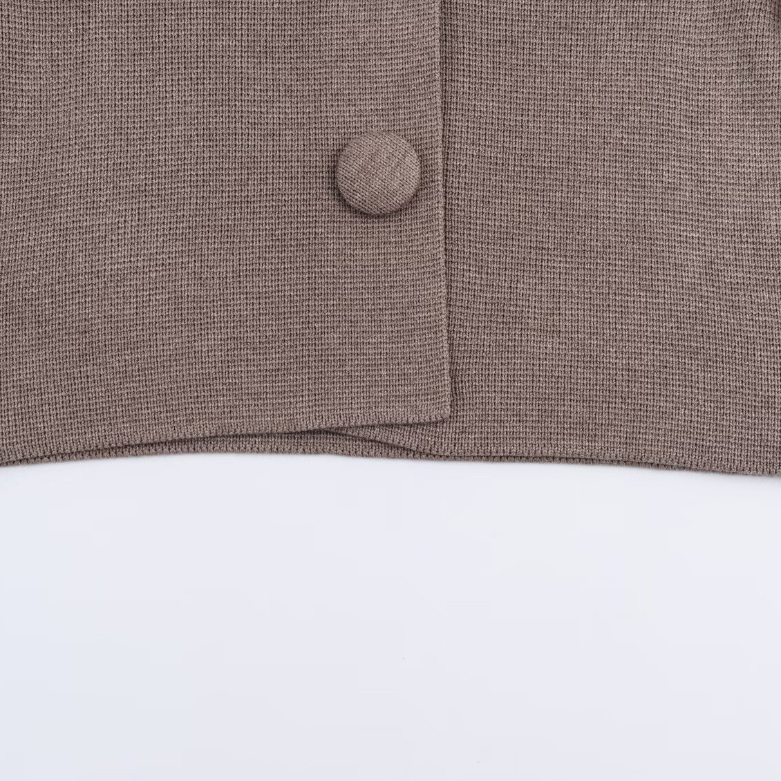 Gilet en maille avec boutons en tissu - Style européen KUN-00076