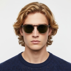 BS2503-0118_Grey_Oval_Plastic_Sunglasses_model