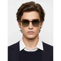 BS2503-0136_Brown_Oval_Plastic_Sunglasses_model