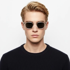 BS2503-0201_Transparent_Oval_Plastic_Sunglasses_model