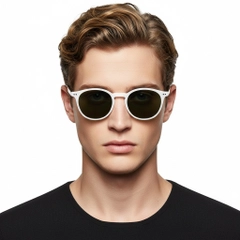 BS2503-0385_White_Oval_Plastic_Sunglasses_model