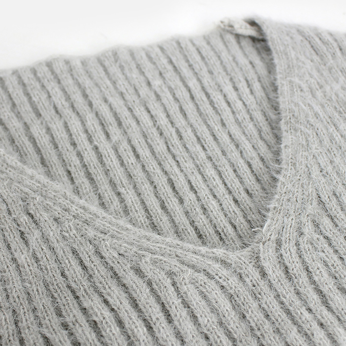 Knit V-Neck Cropped Long Sleeve Sweater - European & American Style SSU-00009