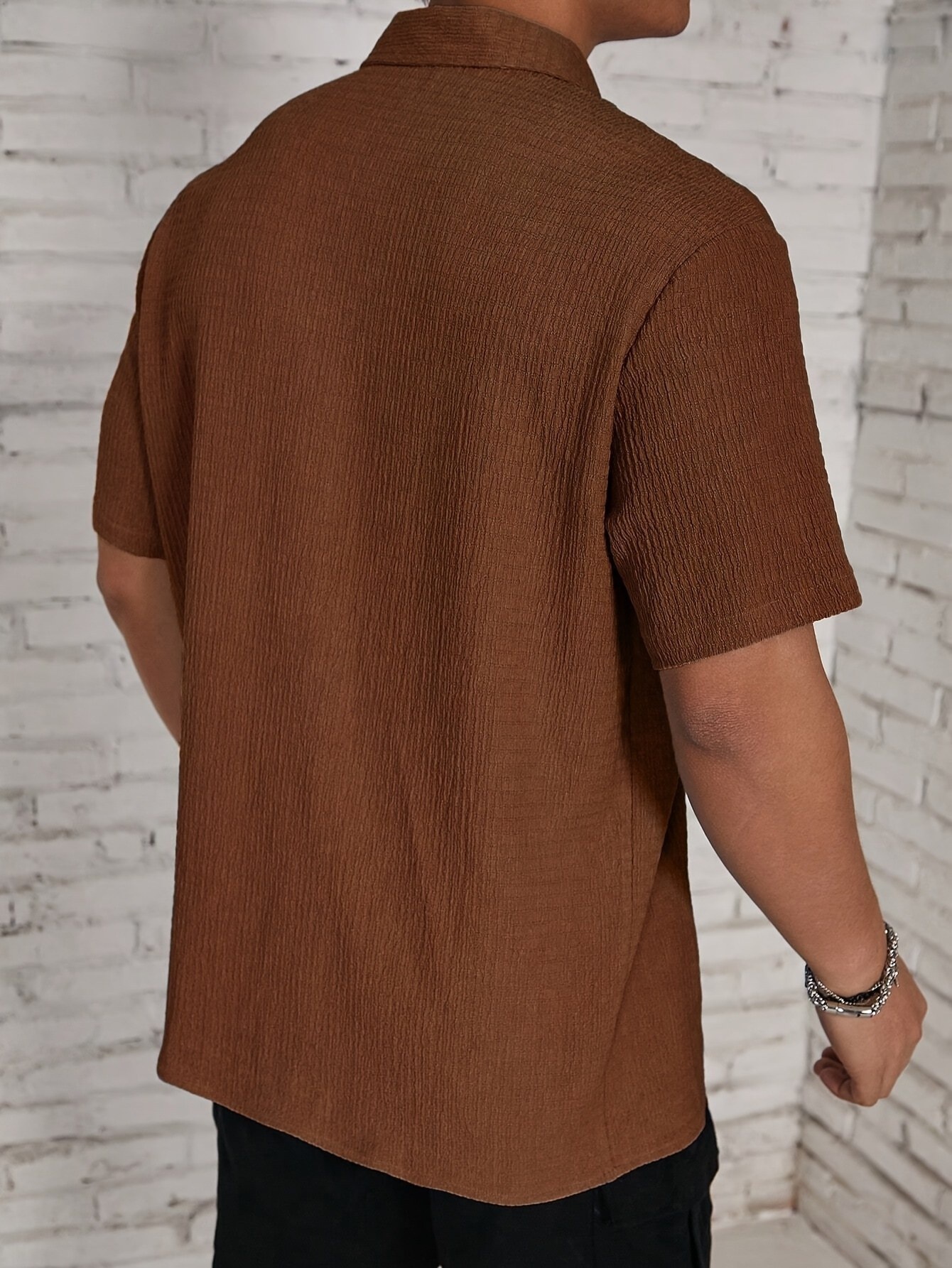 Men's Textured Cuban Collar Short Sleeve Button Up Shirt