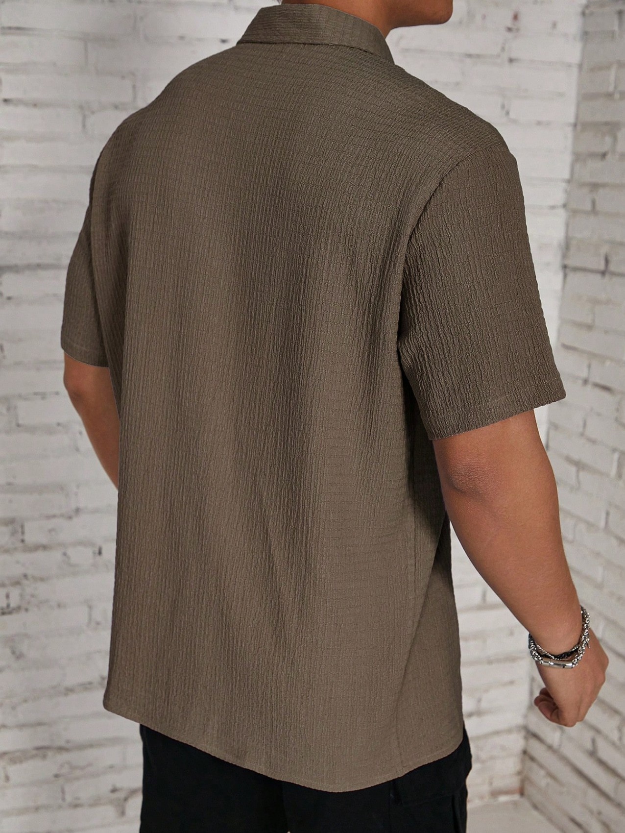 Men's Textured Cuban Collar Short Sleeve Button Up Shirt