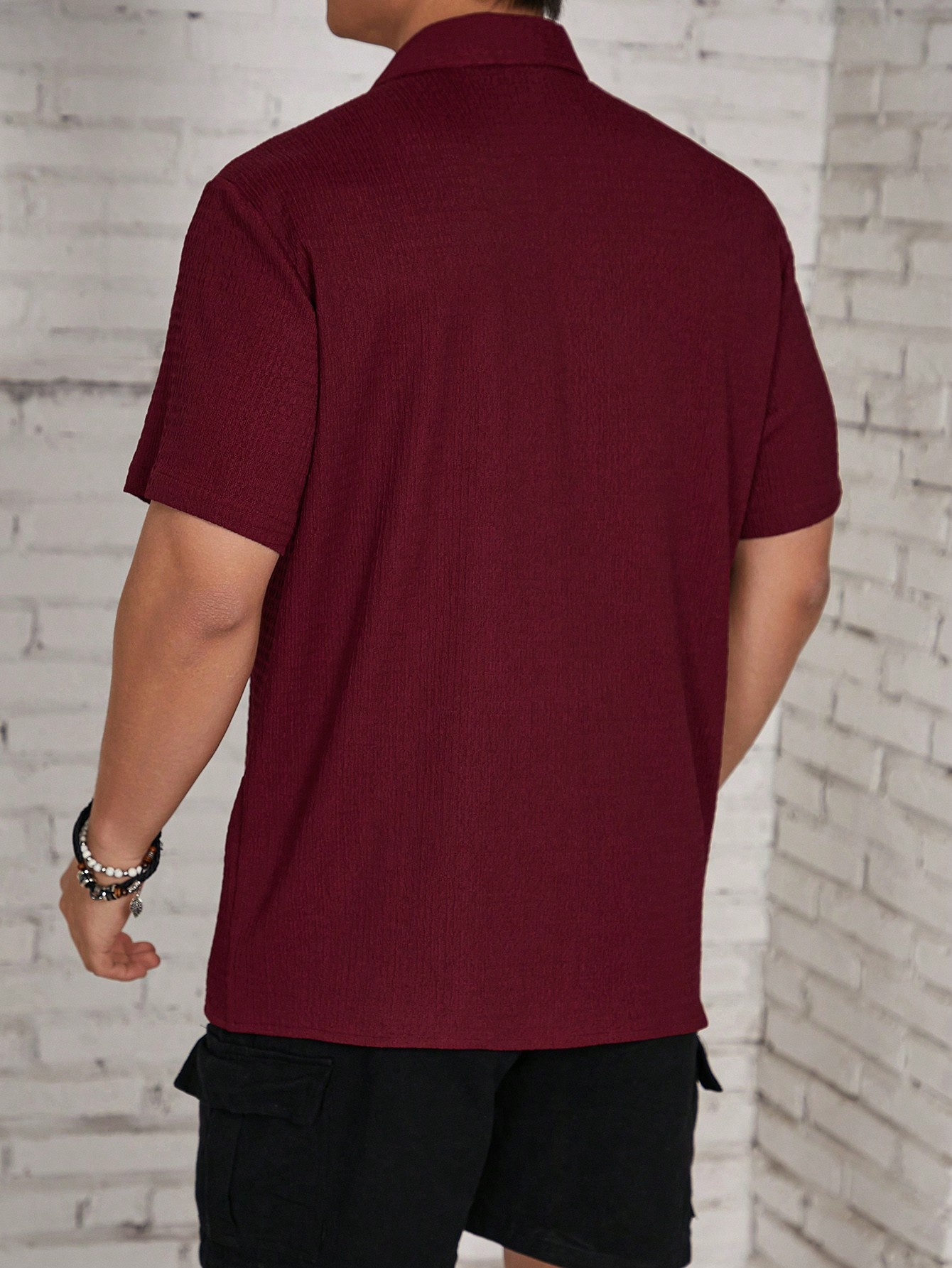 Men's Textured Cuban Collar Short Sleeve Button Up Shirt