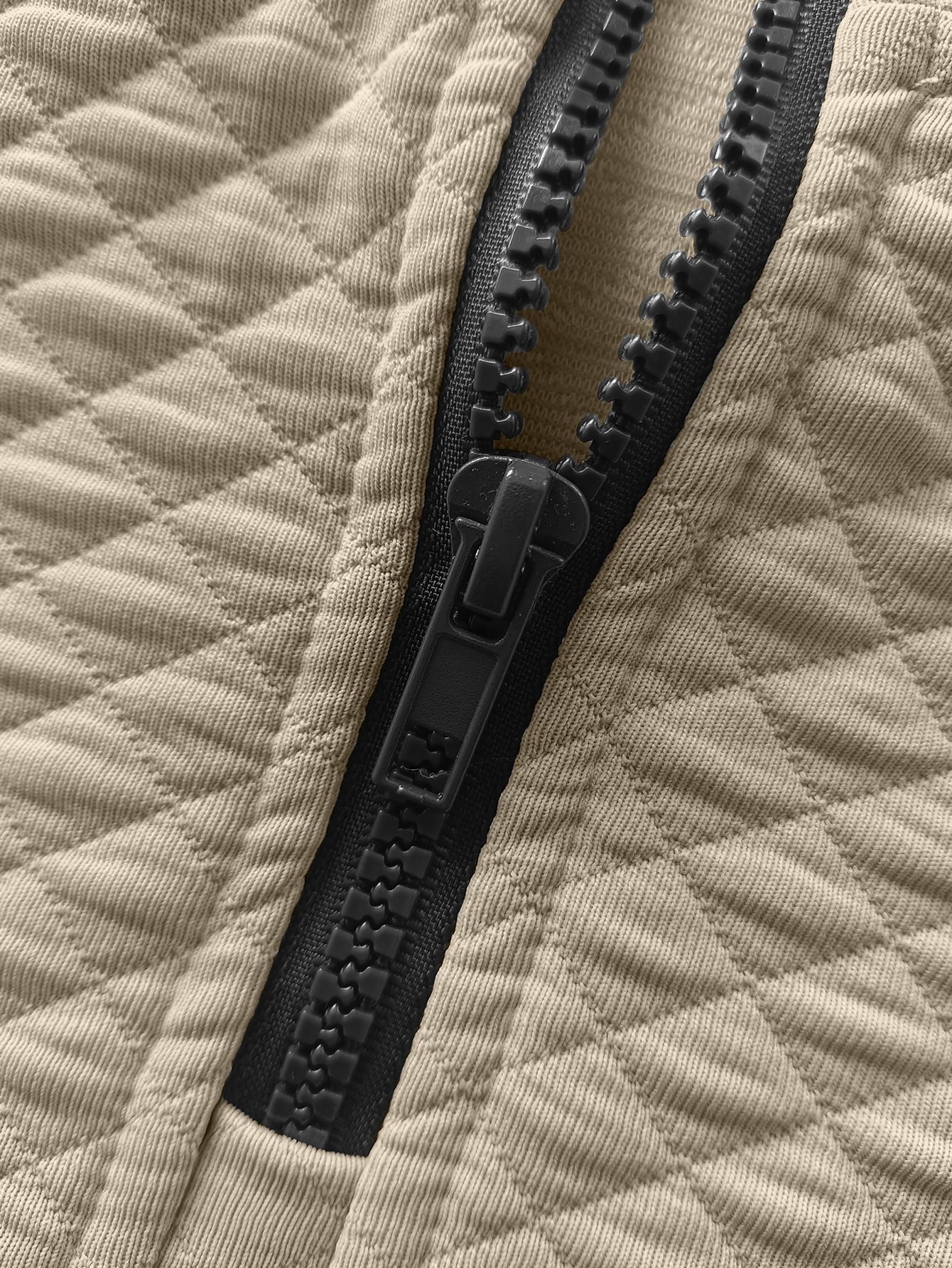Men's Quilted Quarter-Zip Pullover with Contrast Collar