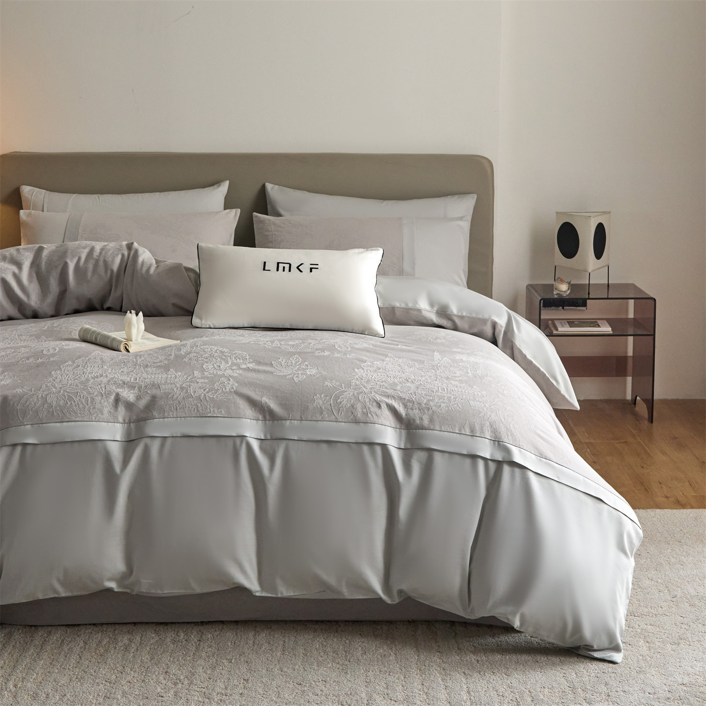 Luxury Embroidered 4-Piece Bedding Set - Soft 100S Cotton Duvet Cover