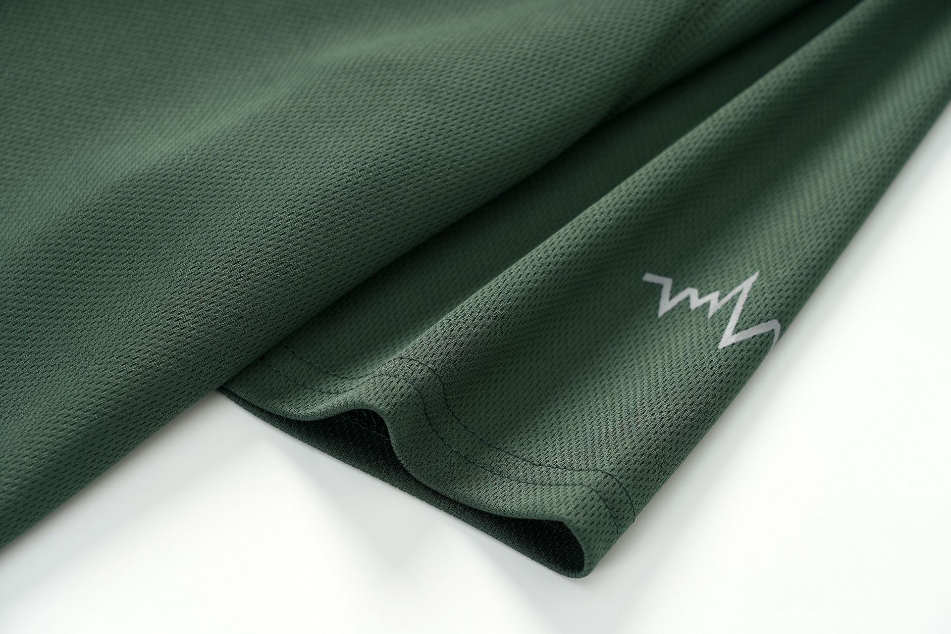 Athletic Fit Quick-dry Men's T-shirt: Breathable Performance Top for Gym and Training