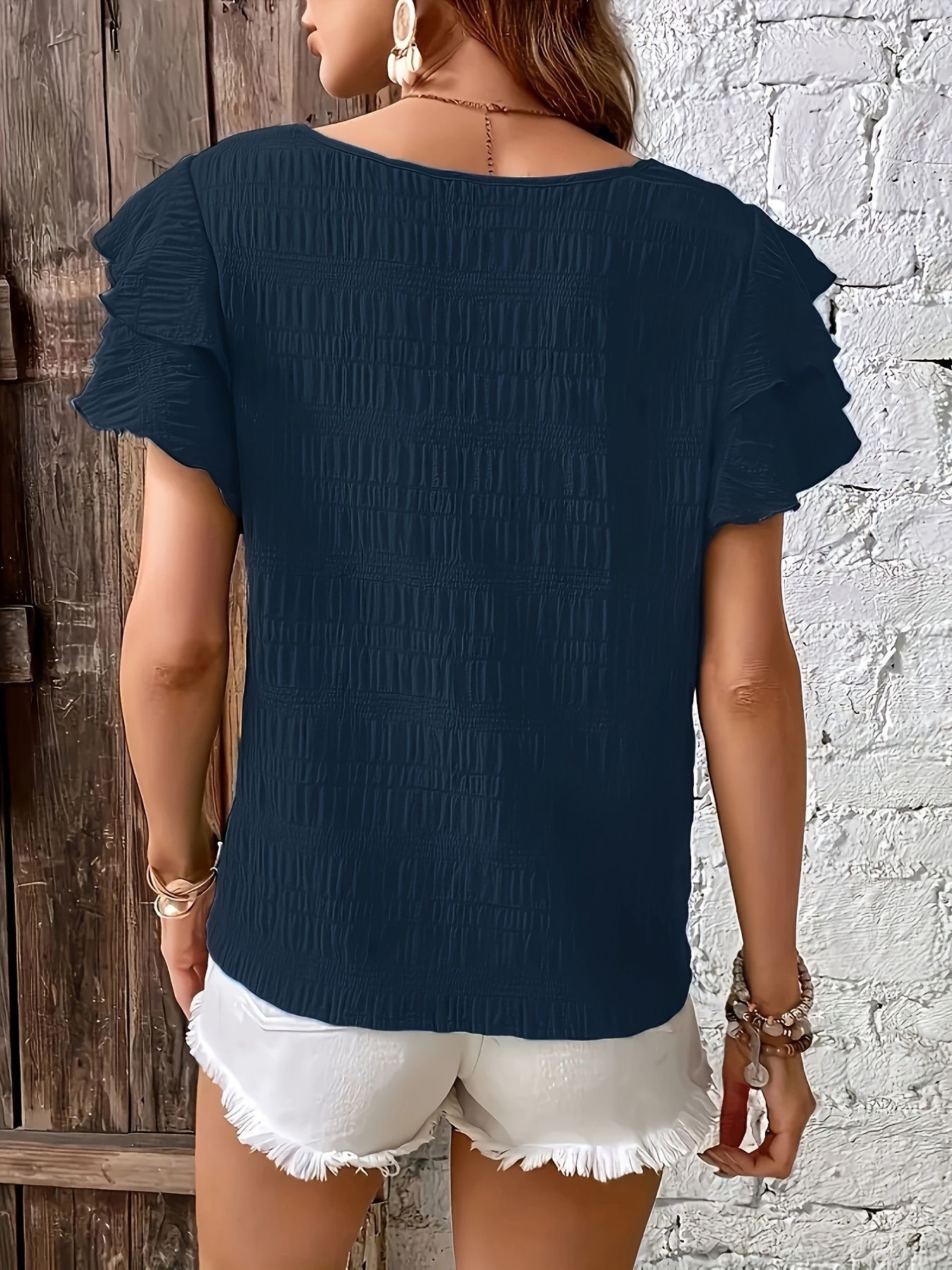 T-shirt da donna casual e comoda con scollo a V, spalle scese e maniche a volant GWC-00003