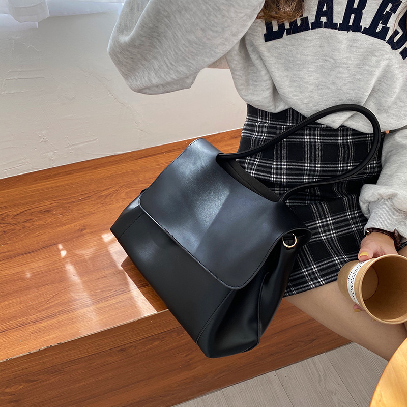 Chic Flap Shoulder Bag - Faux Leather Tote