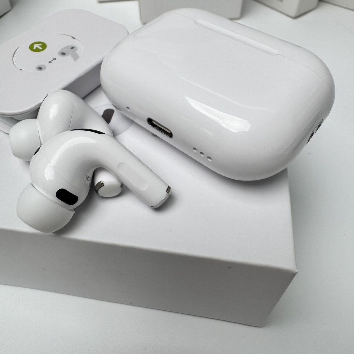 White Wireless ANC Dolby audio In-Ear Earbuds with Charging Case - Pro3