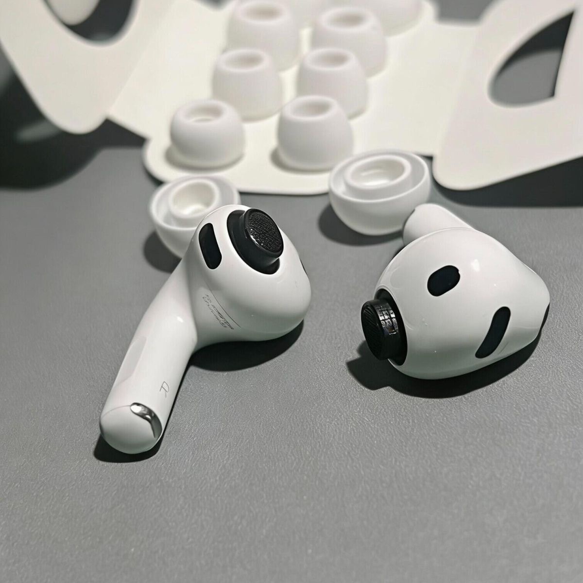 White Wireless ANC Dolby audio In-Ear Earbuds with Charging Case - Pro3