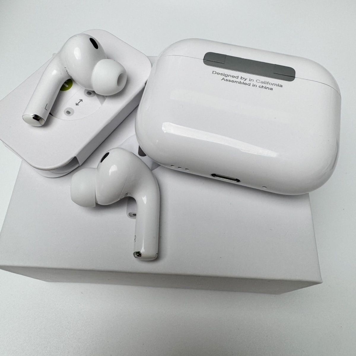 White Wireless ANC Dolby audio In-Ear Earbuds with Charging Case - Pro3