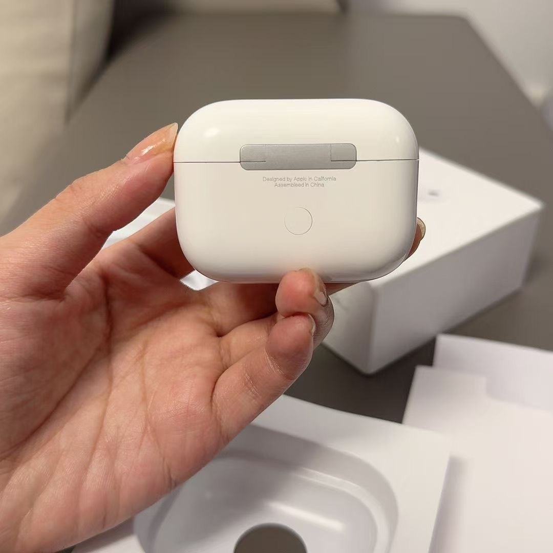 Wireless In-Ear Earbuds with Charging Case - White - Pro2 6th Gen