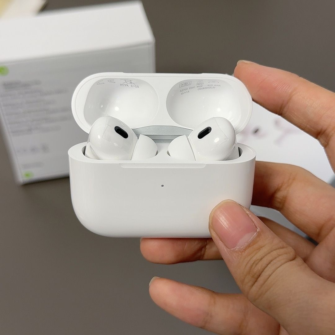 Wireless In-Ear Earbuds with Charging Case - White - Pro2 6th Gen