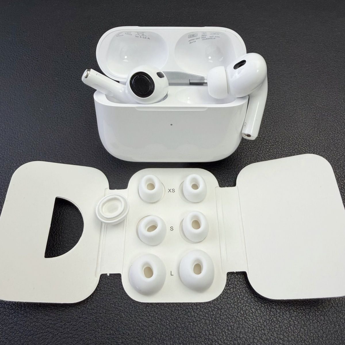 Wireless In-Ear Earbuds with Charging Case - White - Pro2 6th Gen