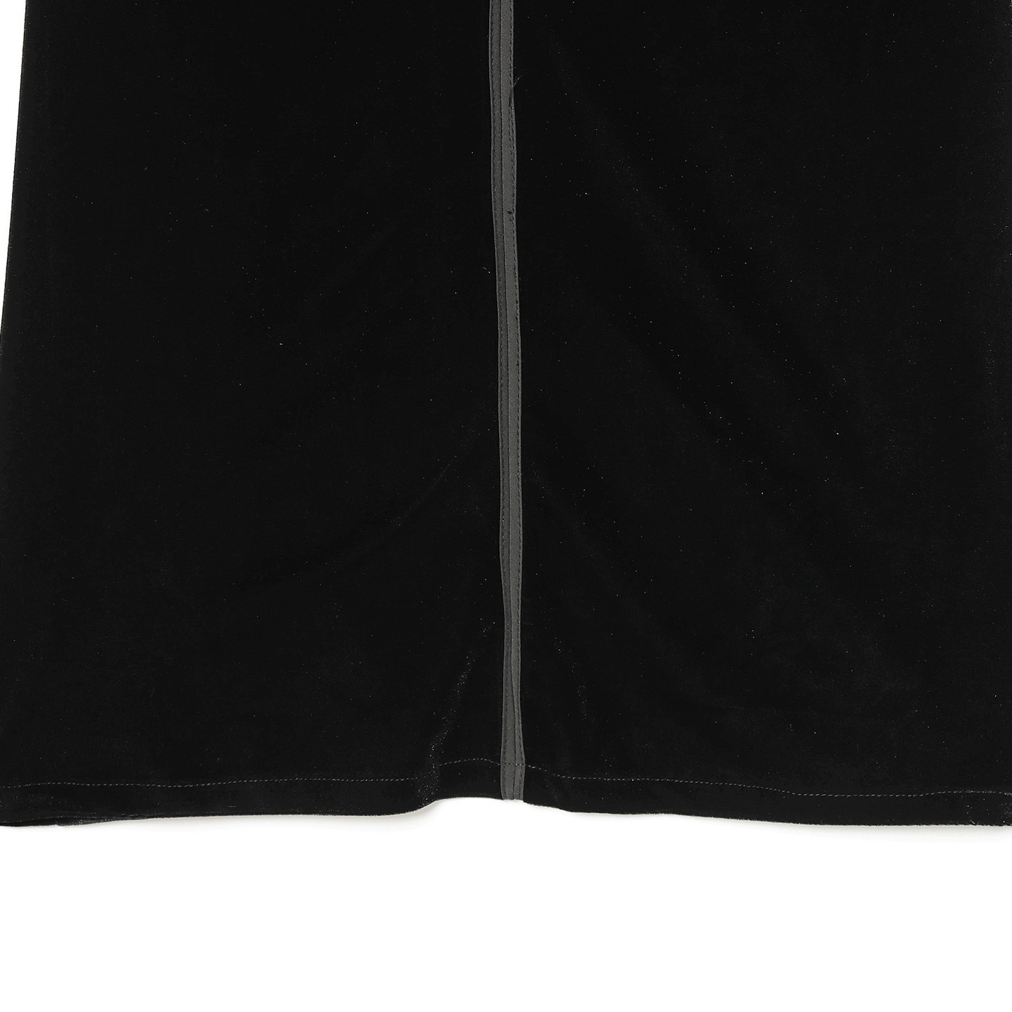 Samtkleid mit Schulterträgern – Elegantes europäisches Design KUN-00032