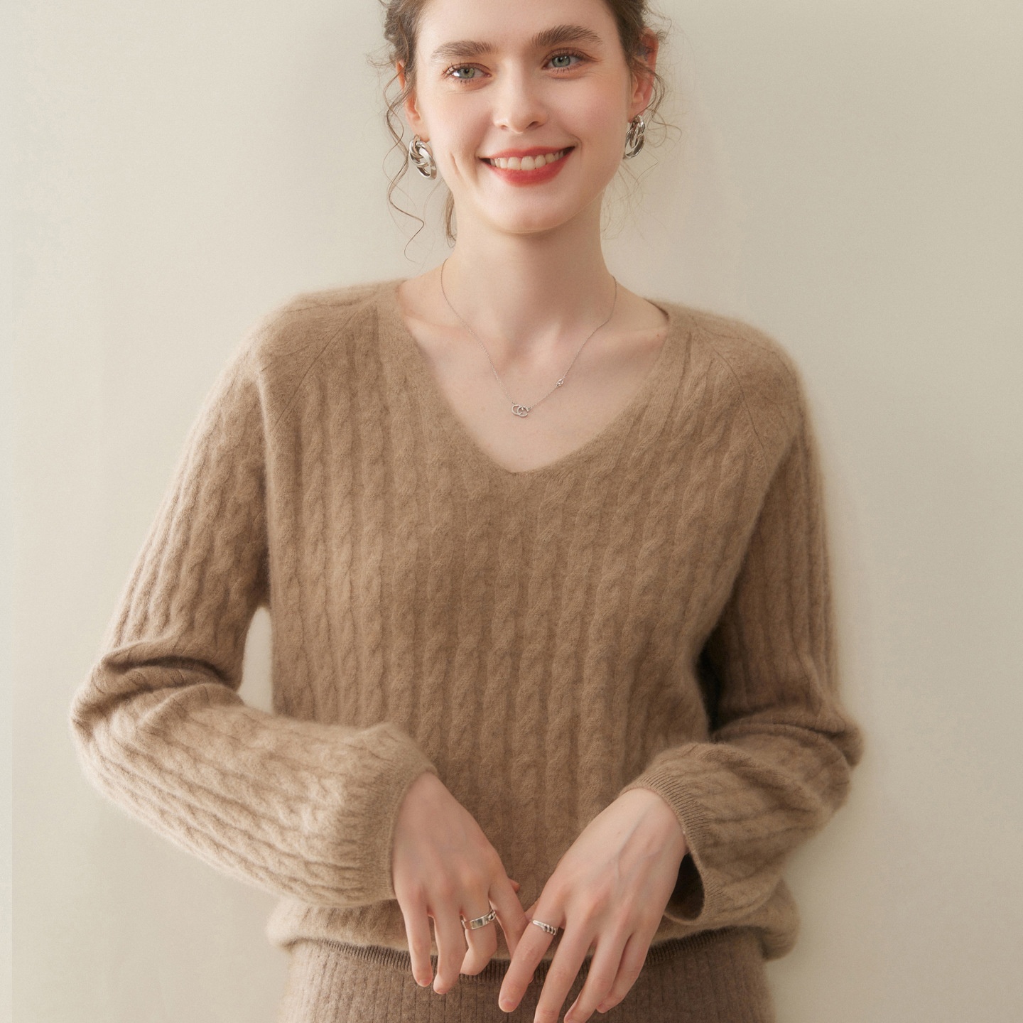 Cashmere Women's Cable Knit V-Neck Cashmere Long Sleeve Sweater