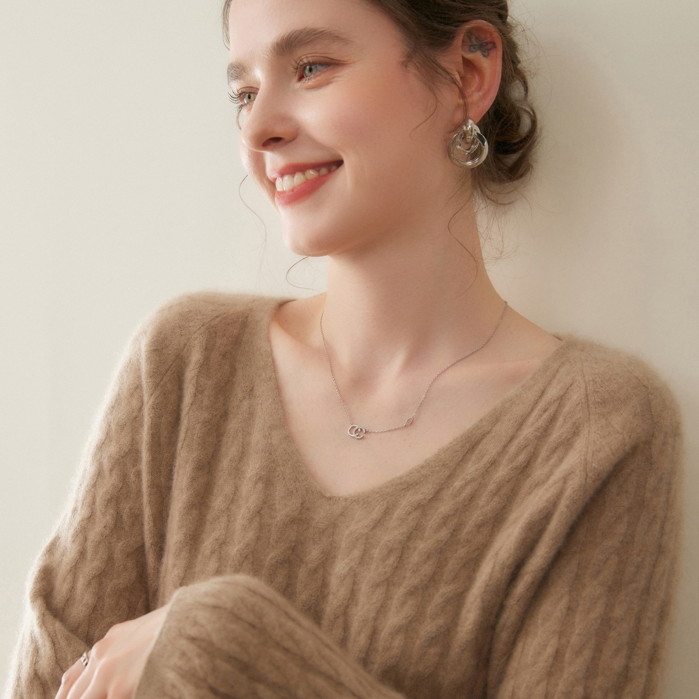 Cashmere Women's Cable Knit V-Neck Cashmere Long Sleeve Sweater
