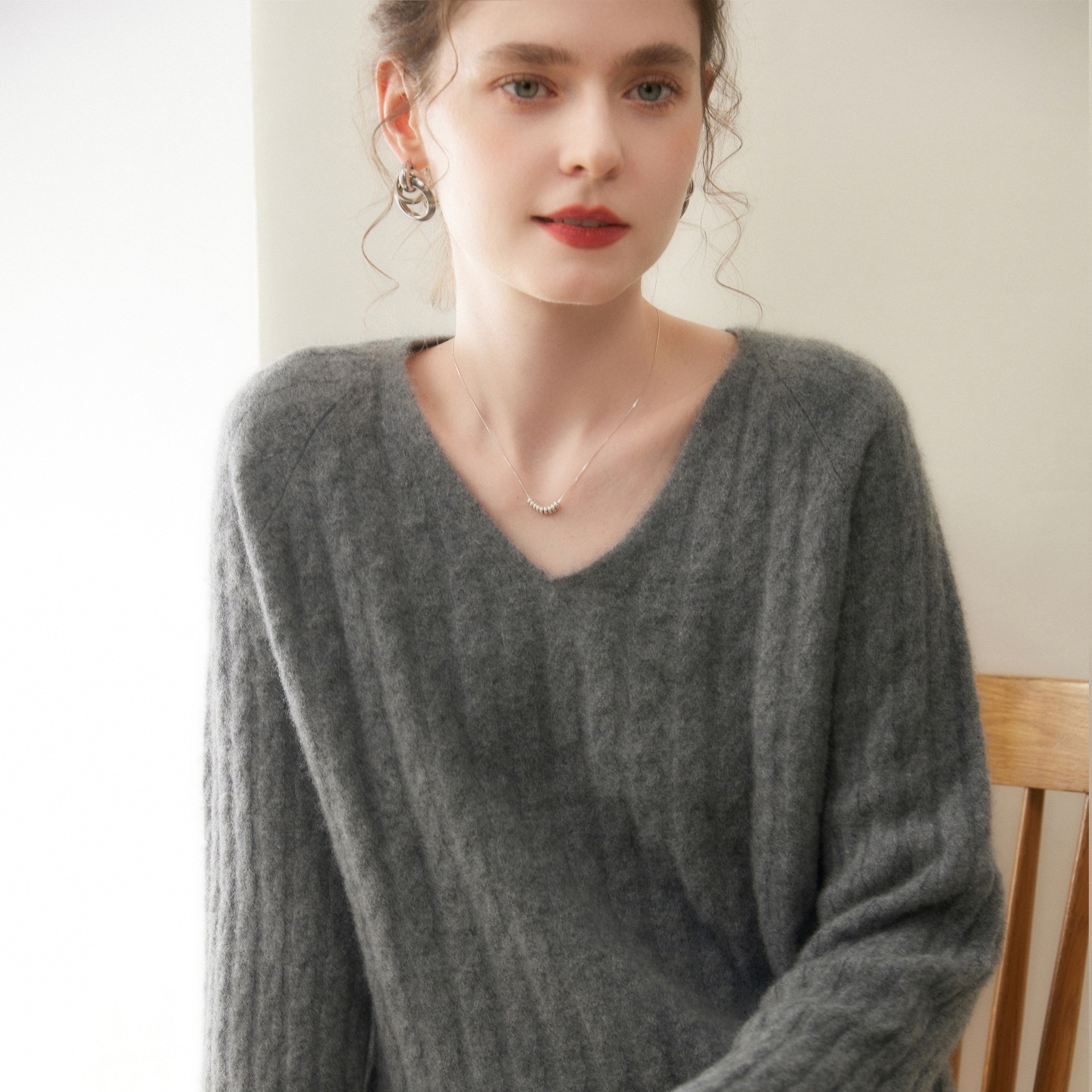 Cashmere Women's Cable Knit V-Neck Cashmere Long Sleeve Sweater