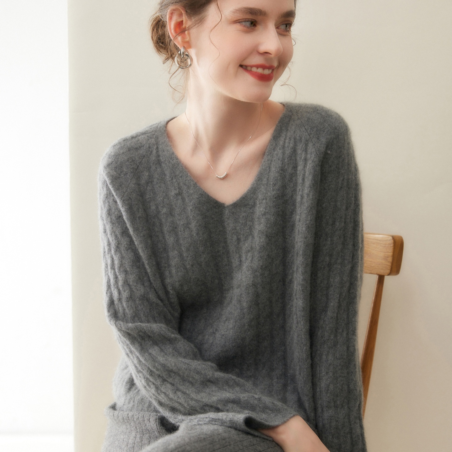 Cashmere Women's Cable Knit V-Neck Cashmere Long Sleeve Sweater