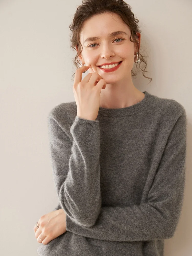 Women's Crewneck Raglan Long Sleeve Knit Pullover Sweater