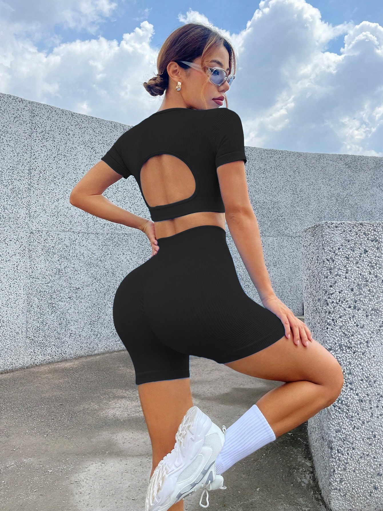 Quick-Dry Slimming High-Waisted Fitness Set with Short-Sleeved Top (without pads) & Shorts for Women