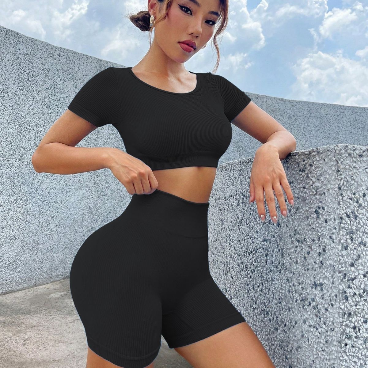 Quick-Dry Slimming High-Waisted Fitness Set with Short-Sleeved Top (without pads) & Shorts for Women